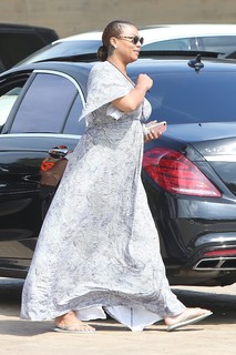 Queen Latifah feet photo thumbnail