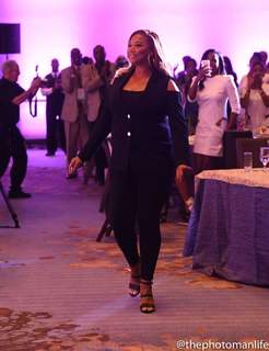 Queen Latifah feet photo thumbnail