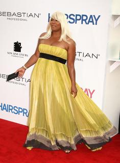 Queen Latifah feet photo thumbnail