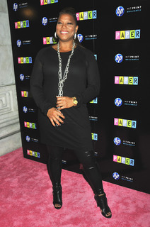 Queen Latifah feet photo thumbnail