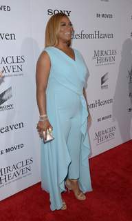 Queen Latifah feet photo thumbnail
