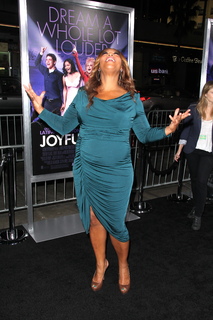 Queen Latifah feet photo thumbnail