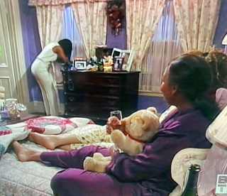 Queen Latifah feet photo thumbnail