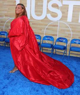Queen Latifah feet photo thumbnail