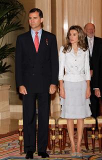 Queen Letizia of Spain feet photo thumbnail