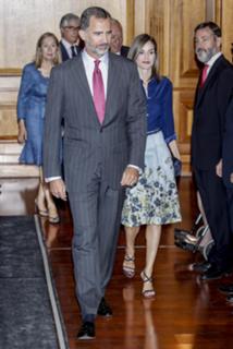 Queen Letizia of Spain feet photo thumbnail