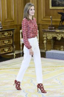 Queen Letizia of Spain feet photo thumbnail