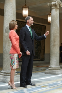 Queen Letizia of Spain feet photo thumbnail