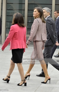 Queen Letizia of Spain feet photo thumbnail