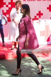 Queen Letizia of Spain feet photo thumbnail