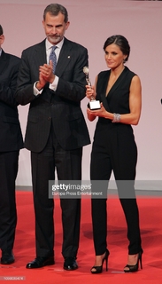 Queen Letizia of Spain feet photo thumbnail