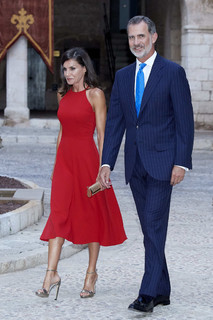 Queen Letizia of Spain feet photo thumbnail