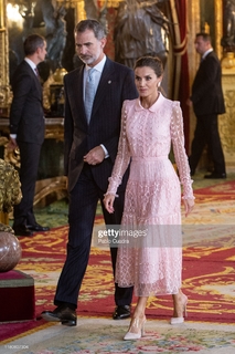 Queen Letizia of Spain feet photo thumbnail