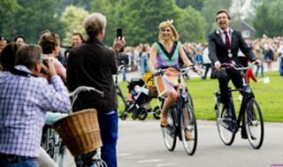 Queen Máxima of the Netherlands feet photo thumbnail