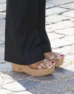 Queen Máxima of the Netherlands feet photo thumbnail