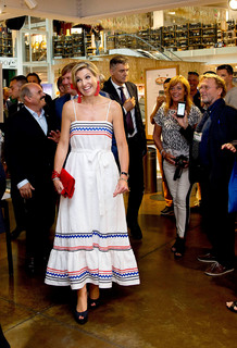 Queen Máxima of the Netherlands feet photo thumbnail