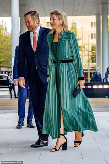 Queen Máxima of the Netherlands feet photo thumbnail