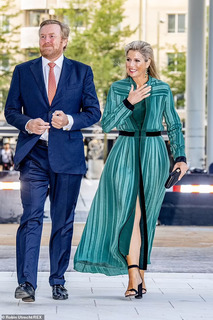 Queen Máxima of the Netherlands feet photo thumbnail