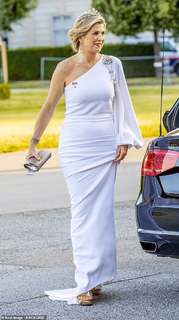 Queen Máxima of the Netherlands feet photo thumbnail