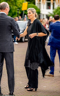 Queen Máxima of the Netherlands feet photo thumbnail