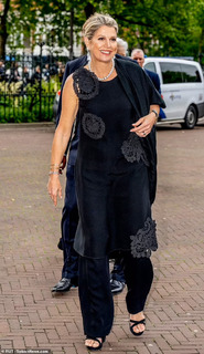 Queen Máxima of the Netherlands feet photo thumbnail