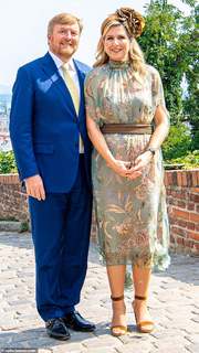 Queen Máxima of the Netherlands feet photo thumbnail