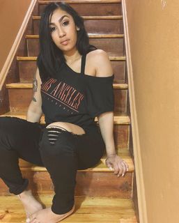 Queen Naija feet photo thumbnail
