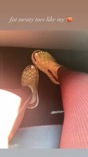 Queen Naija feet photo thumbnail