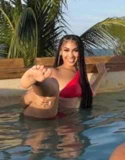 Queen Naija feet photo thumbnail