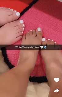 Queen Naija feet photo thumbnail