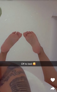 Queen Naija feet photo thumbnail