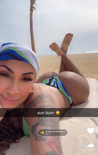 Queen Naija feet photo thumbnail