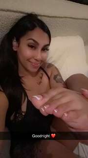 Queen Naija feet photo thumbnail