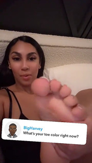Queen Naija feet photo thumbnail