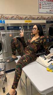 Queen Naija feet photo thumbnail