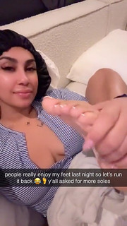 Queen Naija feet photo thumbnail