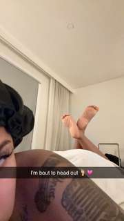 Queen Naija feet photo thumbnail