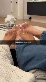 Queen Naija feet photo thumbnail