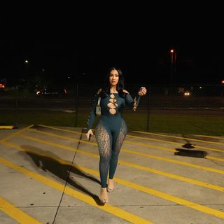 Queen Naija feet photo thumbnail