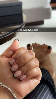 Queen Naija feet photo thumbnail