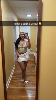 Queen Naija feet photo thumbnail