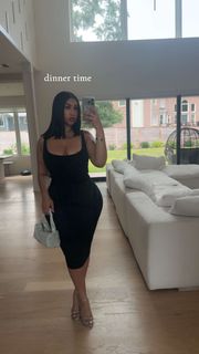 Queen Naija feet photo thumbnail