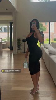 Queen Naija feet photo thumbnail