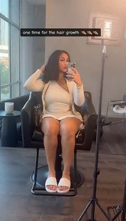 Queen Naija feet photo thumbnail