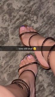 Queen Naija feet photo thumbnail
