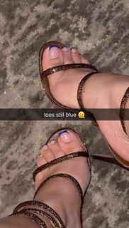 Queen Naija feet photo thumbnail
