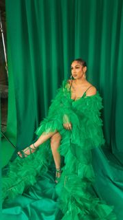 Queen Naija feet photo thumbnail