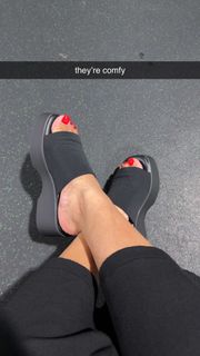 Queen Naija feet photo 2