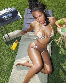 Quenlin Blackwell feet photo 14
