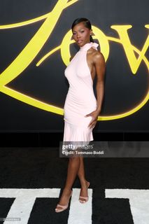 Quenlin Blackwell feet photo 2